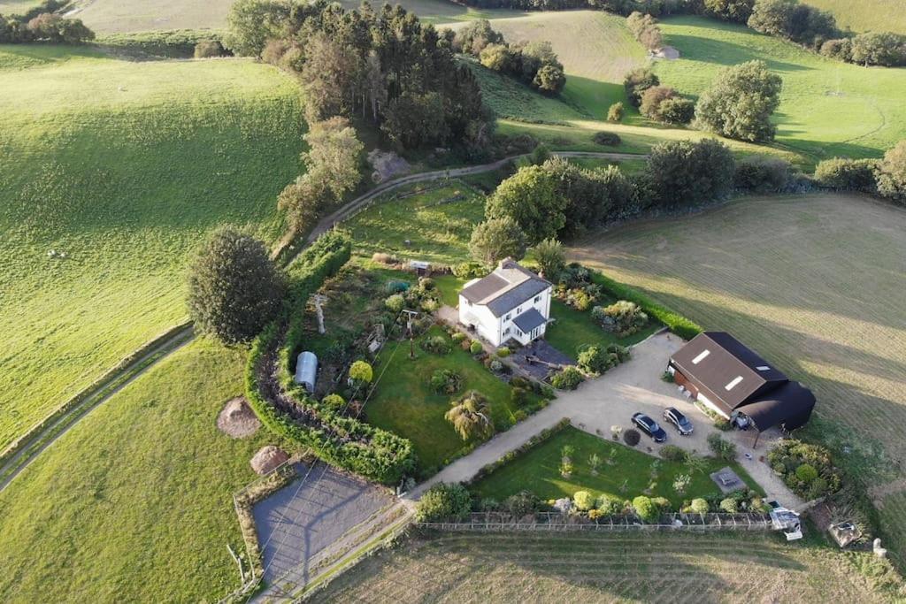 Country Home With Gardens Newtown  Exterior foto